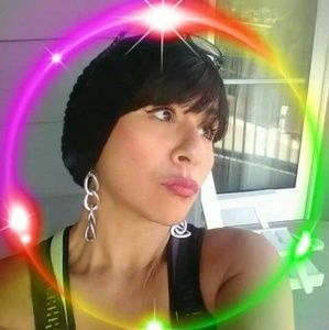 Meet your Posher, Yolanda